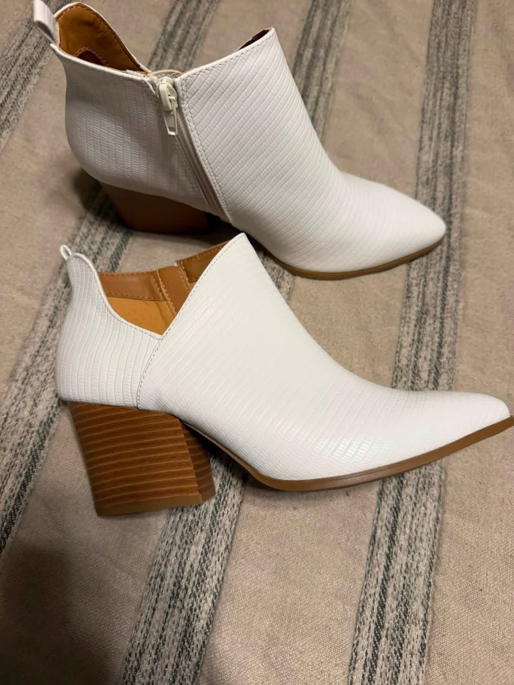 Qupid White Textured Pointed Block Heel Ankle Booties
